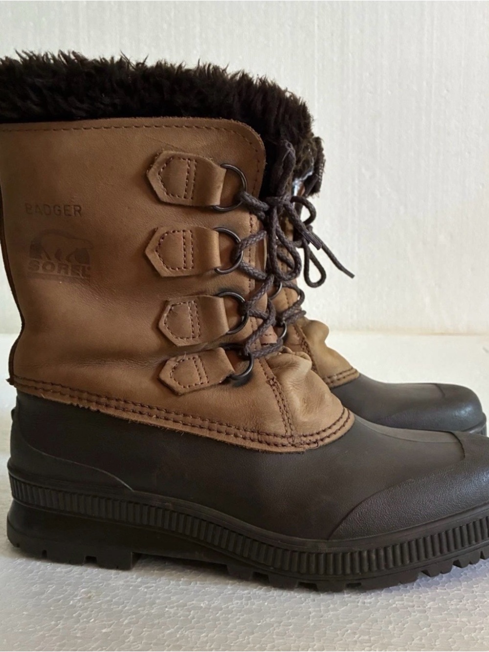 Sorel Womans Tan and Dark Brown Waterproof Lace-Up Snow Boots